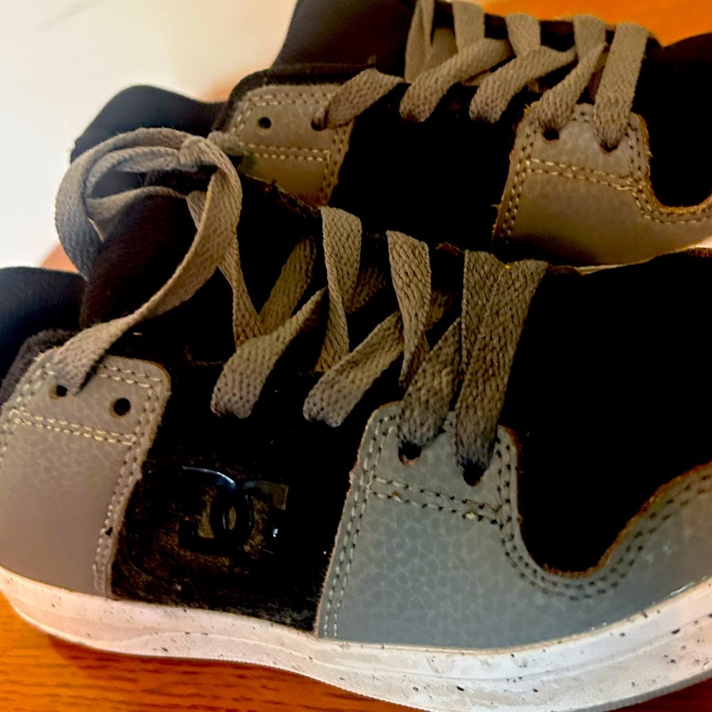 DG sneakers